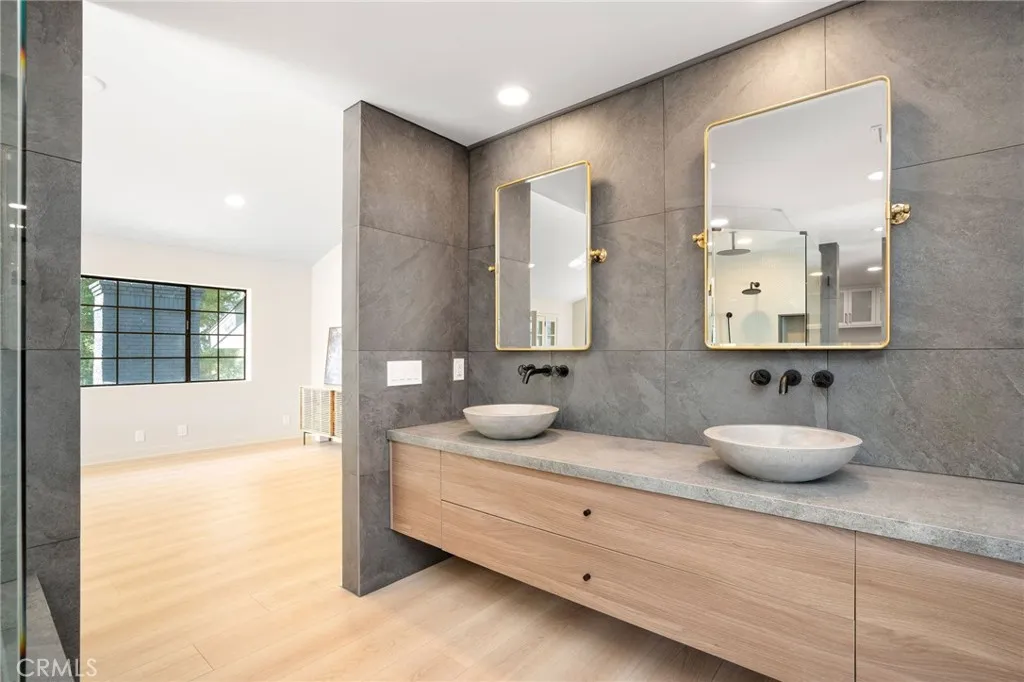 23229 8th Street, Newhall, California 91321 home-pic-42